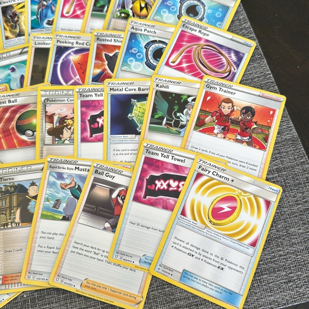 Bundle (37) Pokémon Trading Cards - Picture 3 of 5